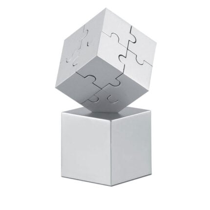 Promotivne 3D puzzle sastavljene od magnetnih metalnih dijelova.